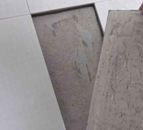 蚌山瓷砖空鼓维修公司分享瓷砖铺贴时如果打浆（即涂抹在瓷砖背面和基层上的砂浆或瓷砖胶）过少，会带来以下问题